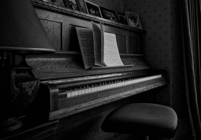 Строго 18+! Секс под запретом, а погребальные традиции в моде