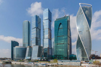 В районе Москва-Сити полиция задержала лиц, подозреваемых после сообщений о заложенной взрывчатке в одной из башен