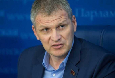 Во Владимирской области против депутата КПРФ использовали фальшивые пикеты, которые были созданы нейросетью